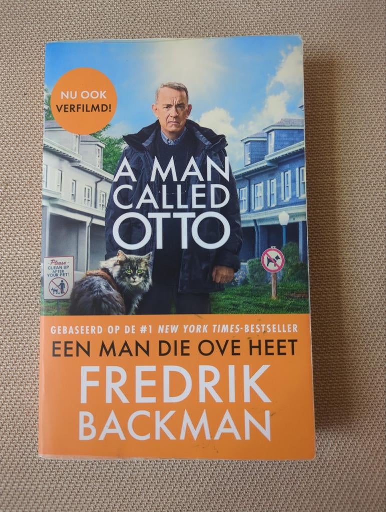 Een man die ove heet - Fredrik Backman (Gelezen), Boeken, Romans, Gelezen, Ophalen of Verzenden
