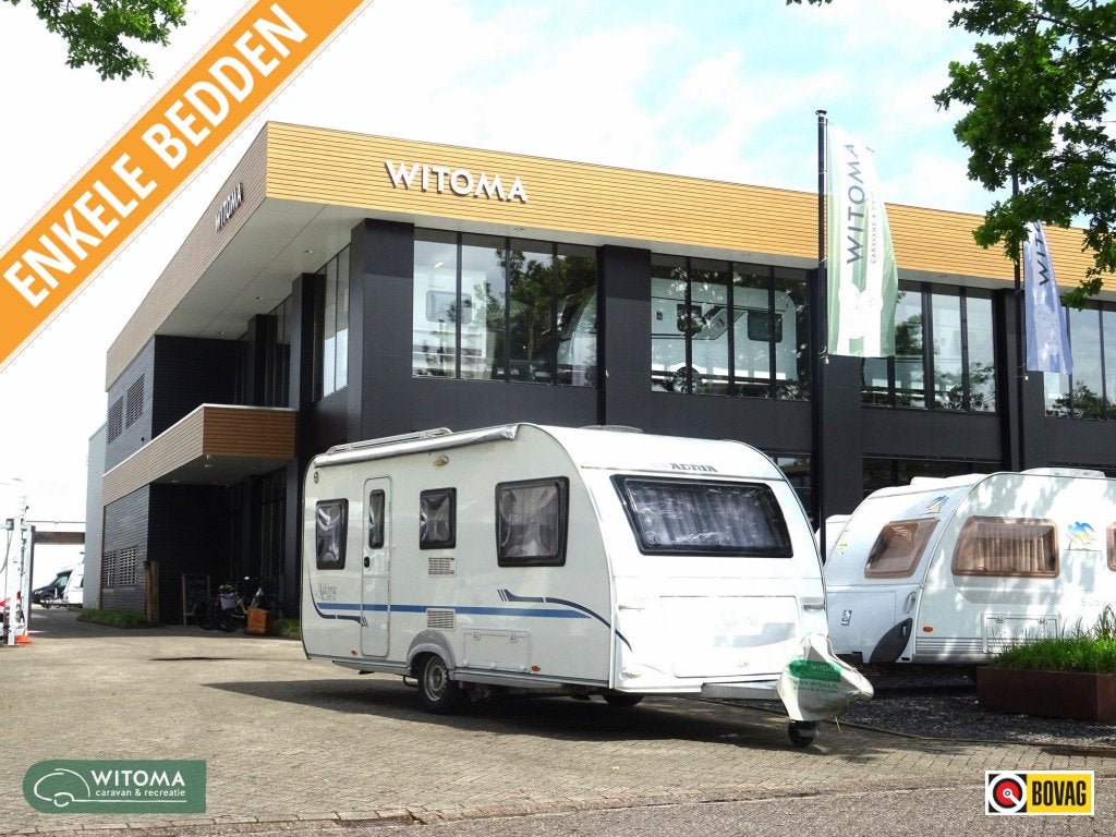 Adria Adora 472 LU mooie complete uitvoering, Caravans en Kamperen, Kachel, Rondzit, Bedrijf, 4 tot 5 meter