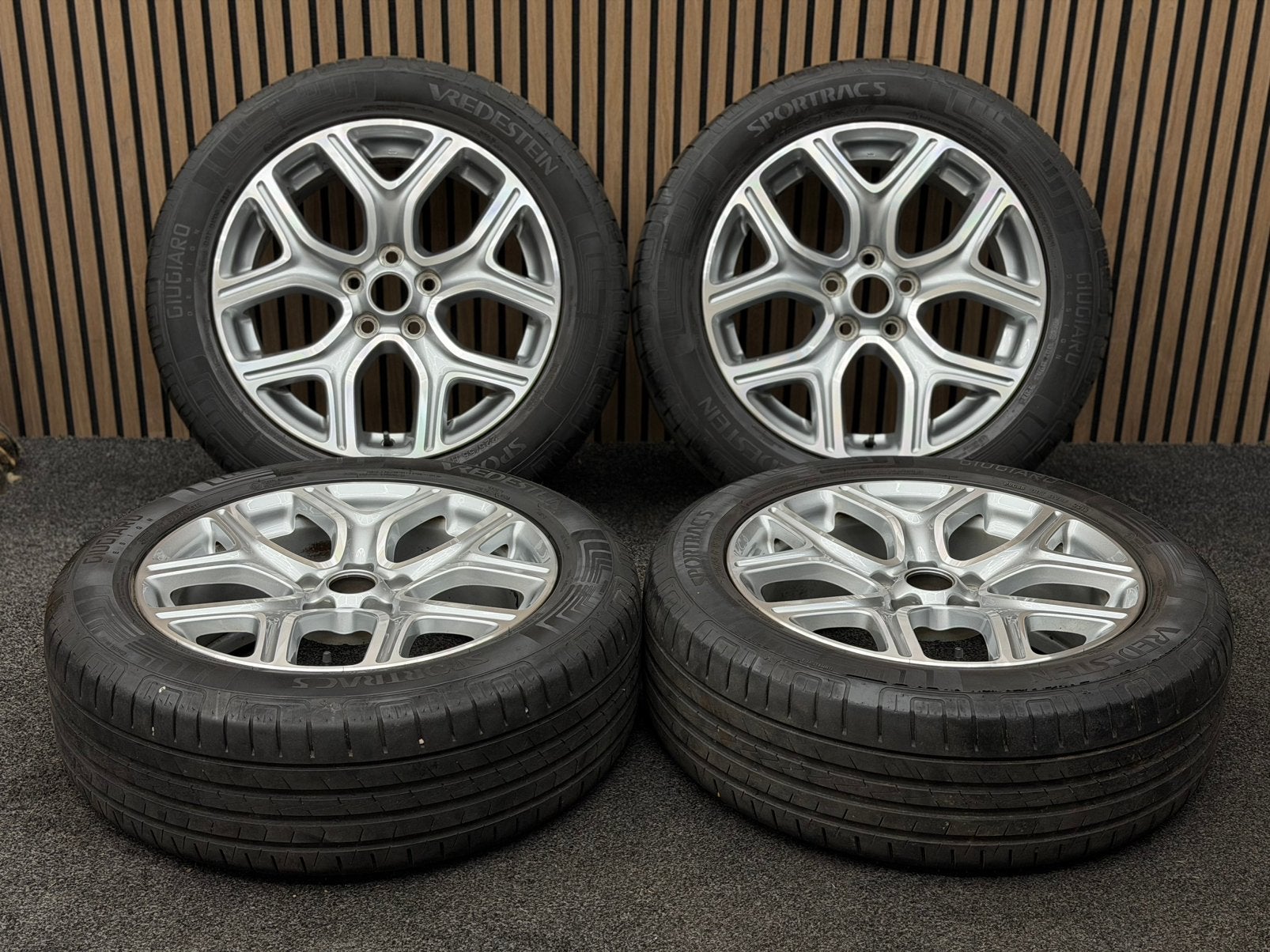 Originele 18 inch Mitsubishi Outlander 5x114.3 Vredestein, Auto-onderdelen, Banden en Velgen, Ophalen, 18 inch, ., Banden en Velgen
