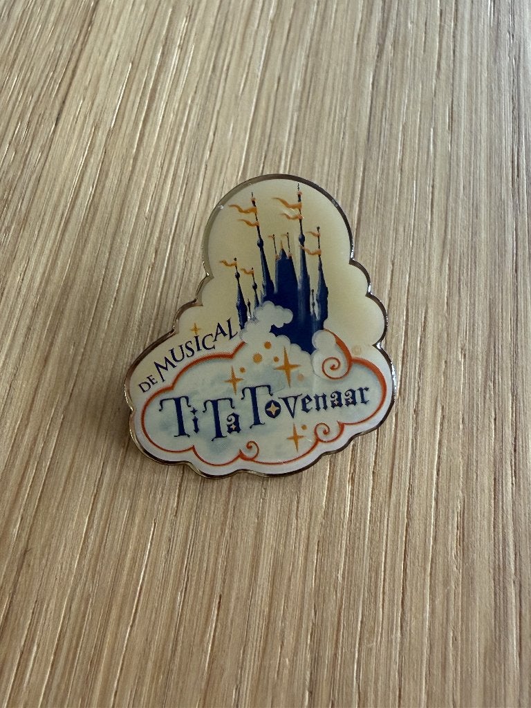 Efteling Pin - TiTa Tovenaar De Musical EPP 56, Ophalen of Verzenden, Gebruikt, Button of Speldje