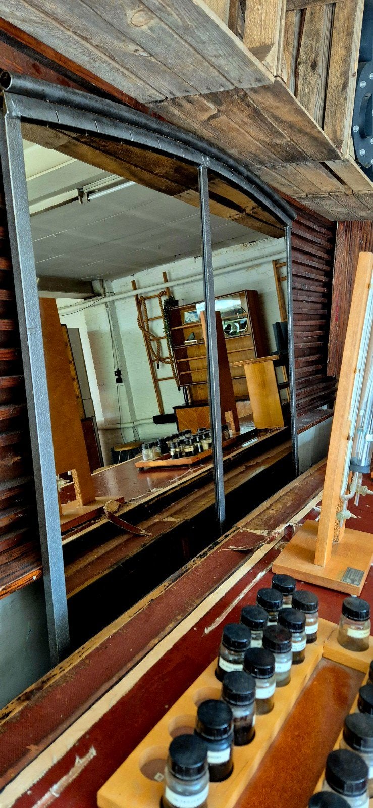 Grote Industriële Spiegel - Robuust en Stijlvol Design, Huis en Inrichting, Woonaccessoires | Spiegels, Zo goed als nieuw, 100 tot 125 cm