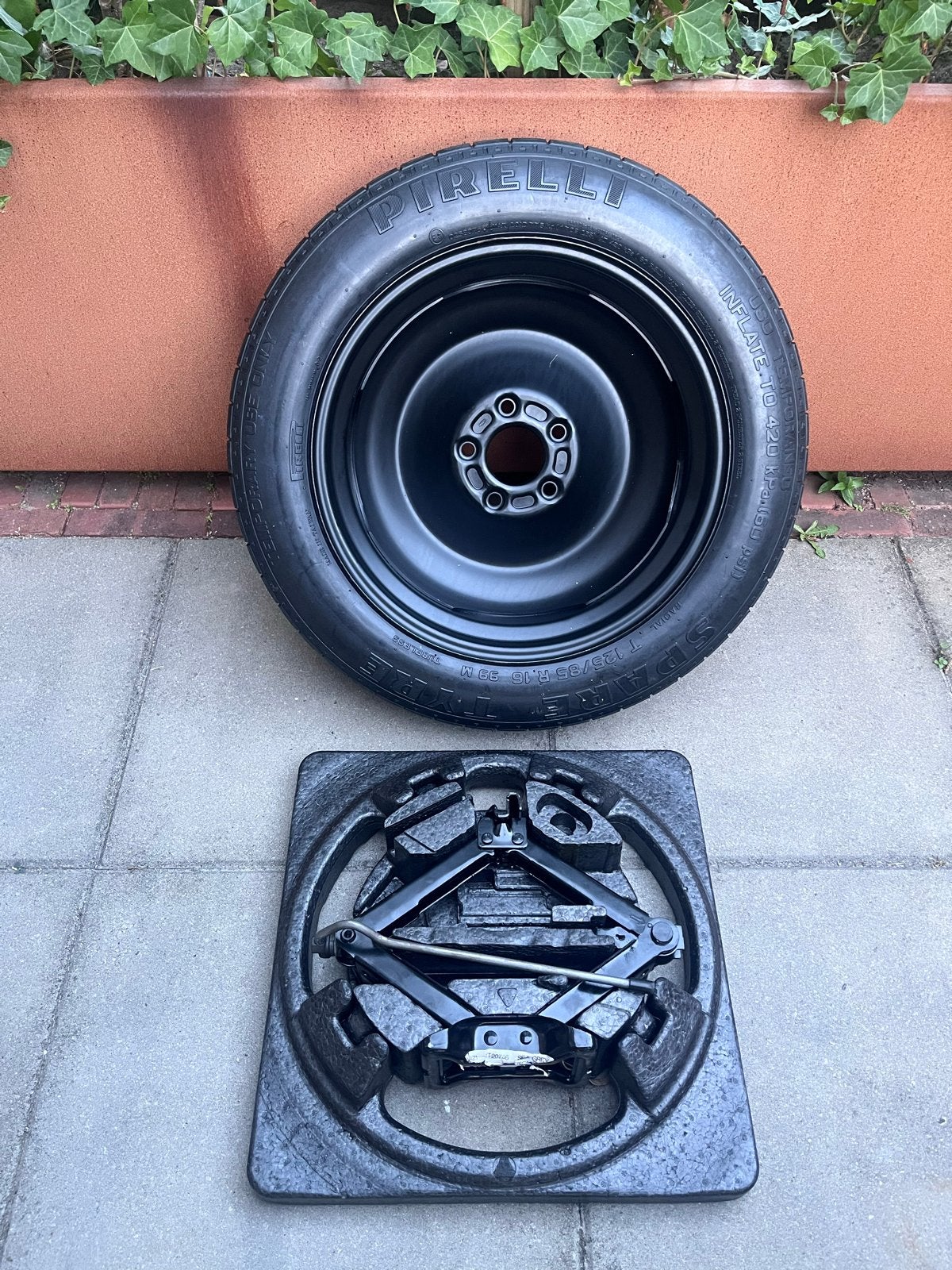 Reservewiel Volvo V50 S40 C30 V40 Ford Focus (Mk3) met krik, Ophalen
