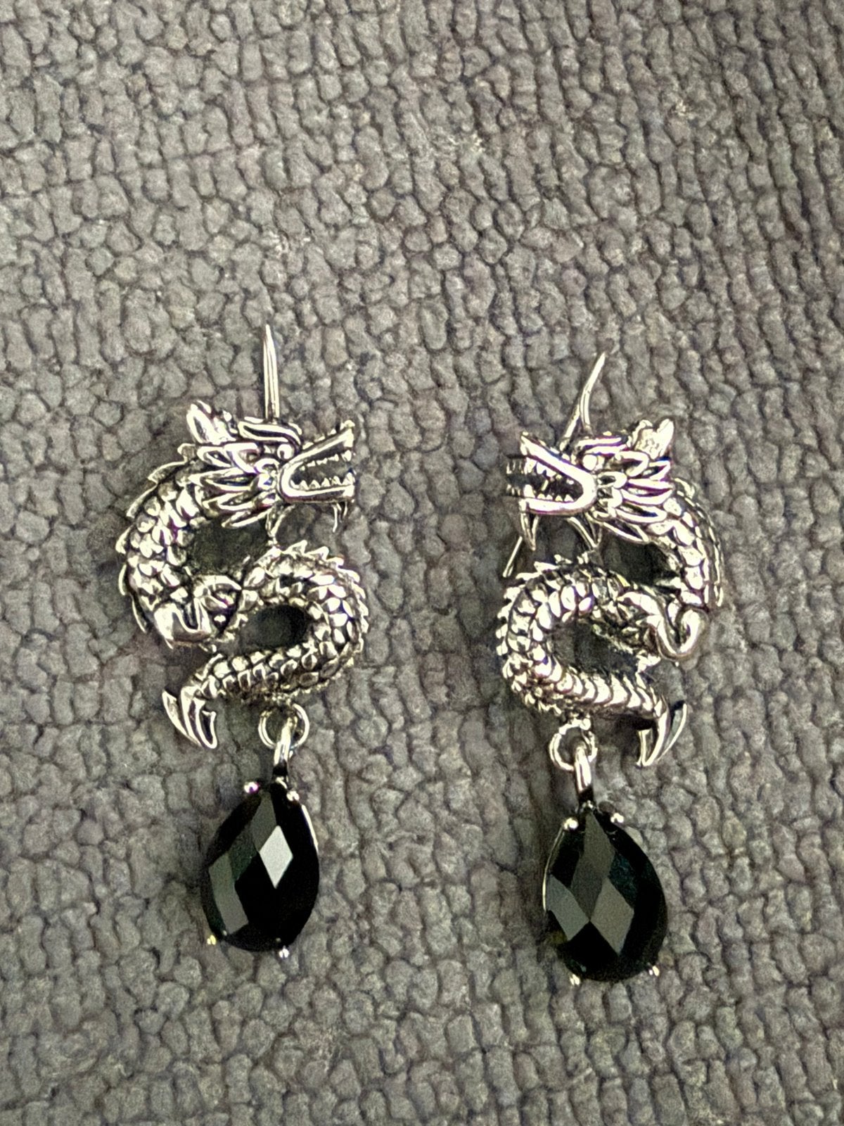 Splinternieuww draak dragon oorbellen zilver sterling, Ophalen of Verzenden, Zo goed als nieuw