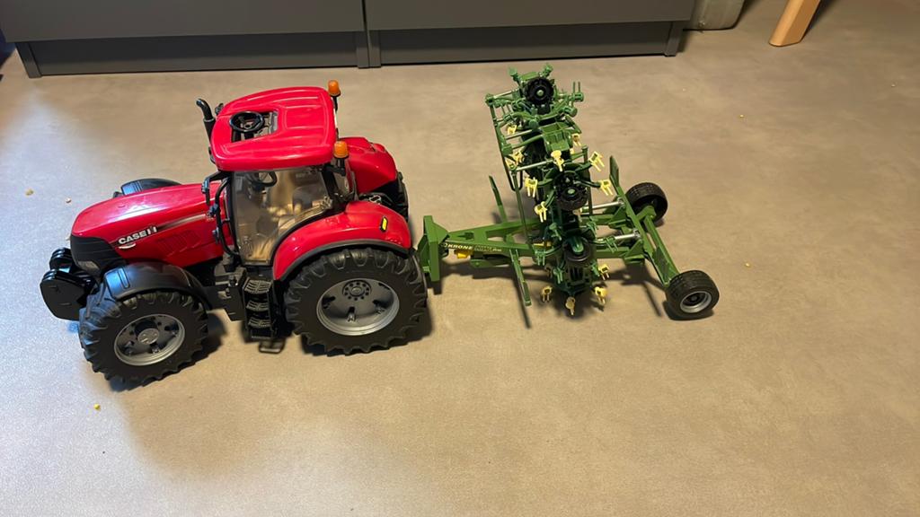Bruder Case puma  tractor met krone schudder, Ophalen of Verzenden, Zo goed als nieuw