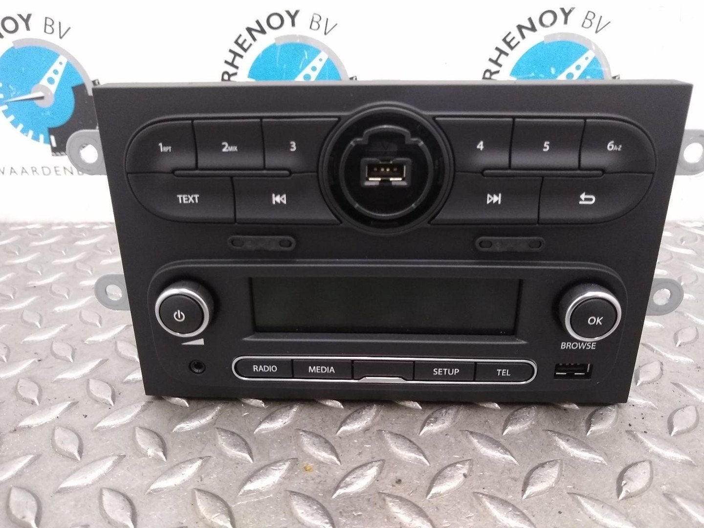 RENAULT TWINGO SPORT RADIO 2017, Ophalen of Verzenden, Gebruikt, Stiba lid