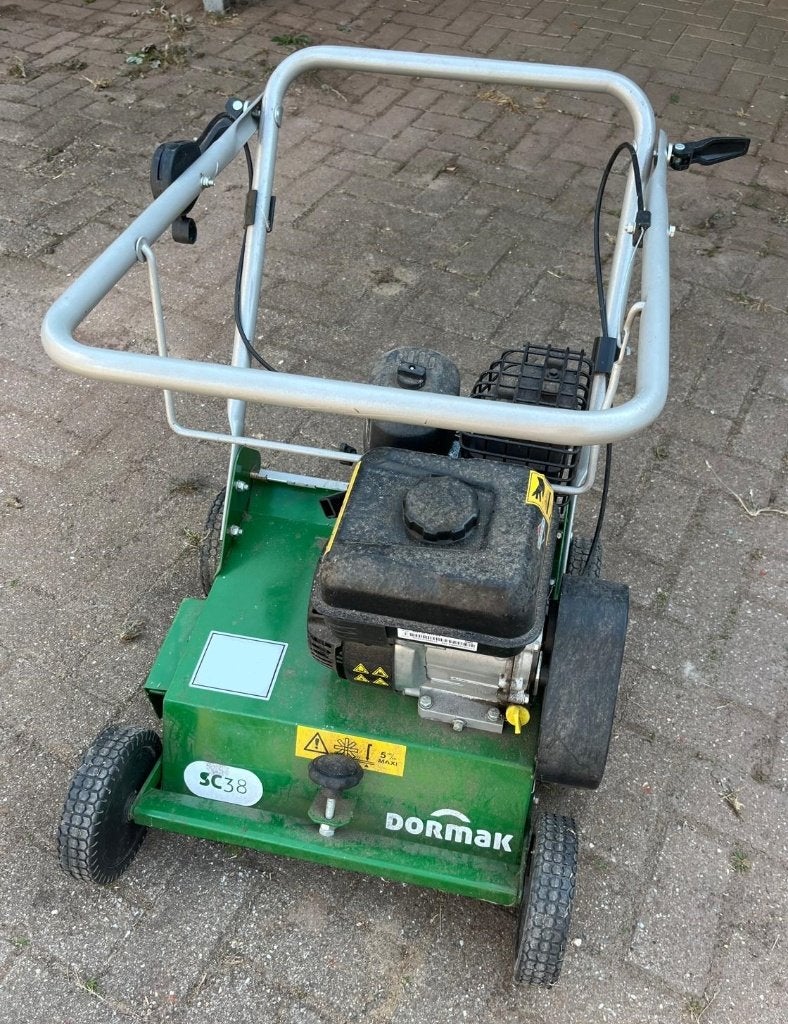 Dormak SC38 Verticuteermachine, Ophalen, Gebruikt, Benzine, Dormak