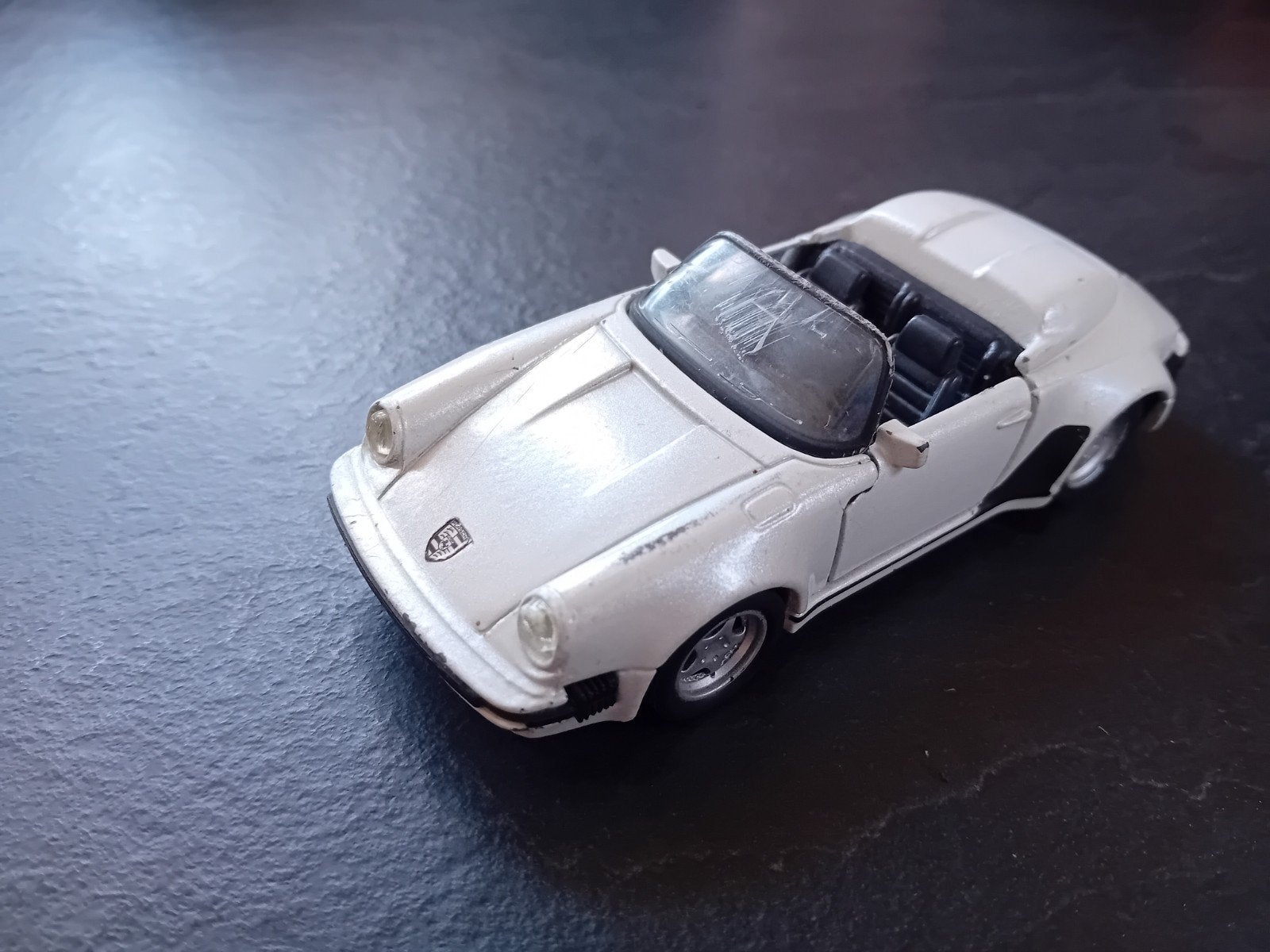 Maisto Shell Porsche 911 Speedster schaal 1/38, Ophalen of Verzenden