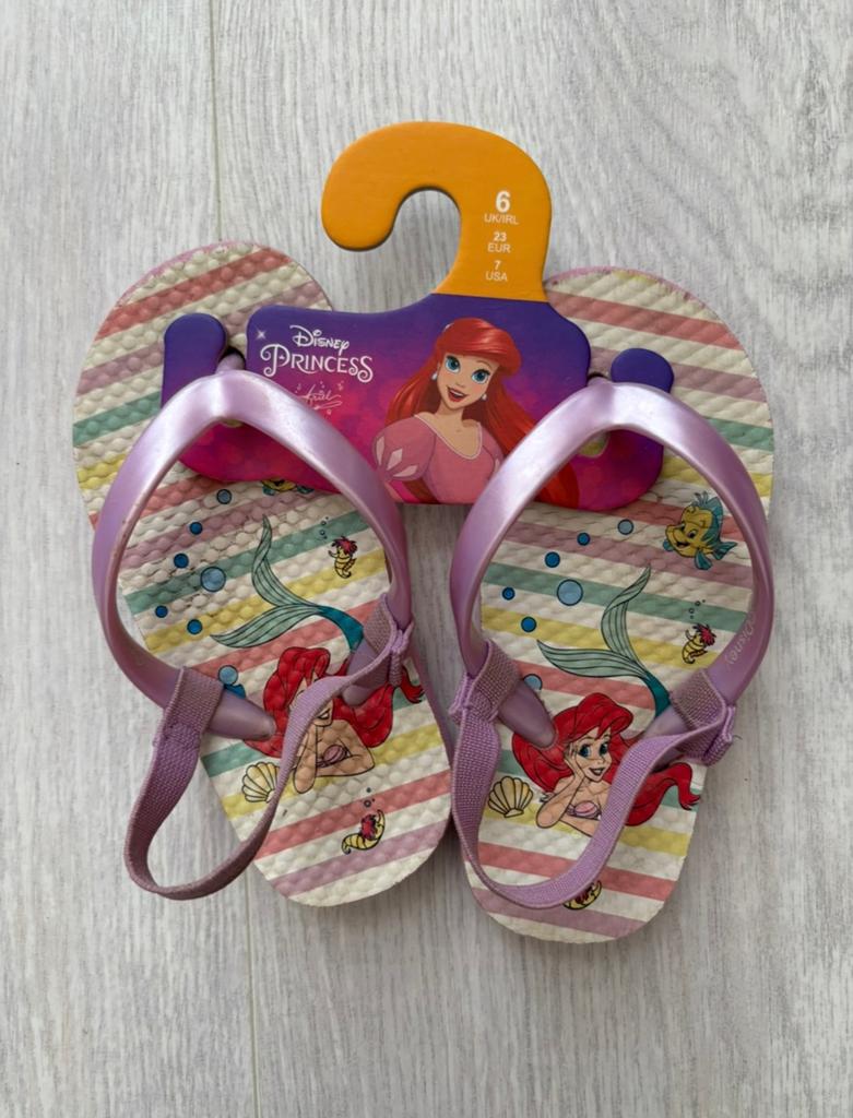 Slippers teenslippers Disney prinsessen maat 23, Meisje, Overige typen, Ophalen of Verzenden, Zo goed als nieuw