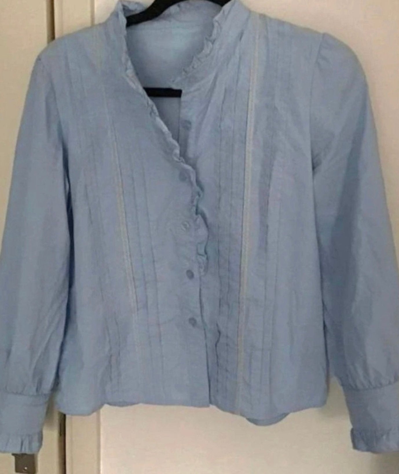 Lichtblauwe blouse met ruches - maat S, nieuwstaat, Ophalen of Verzenden, Zo goed als nieuw, Maat 36 (S), Blauw
