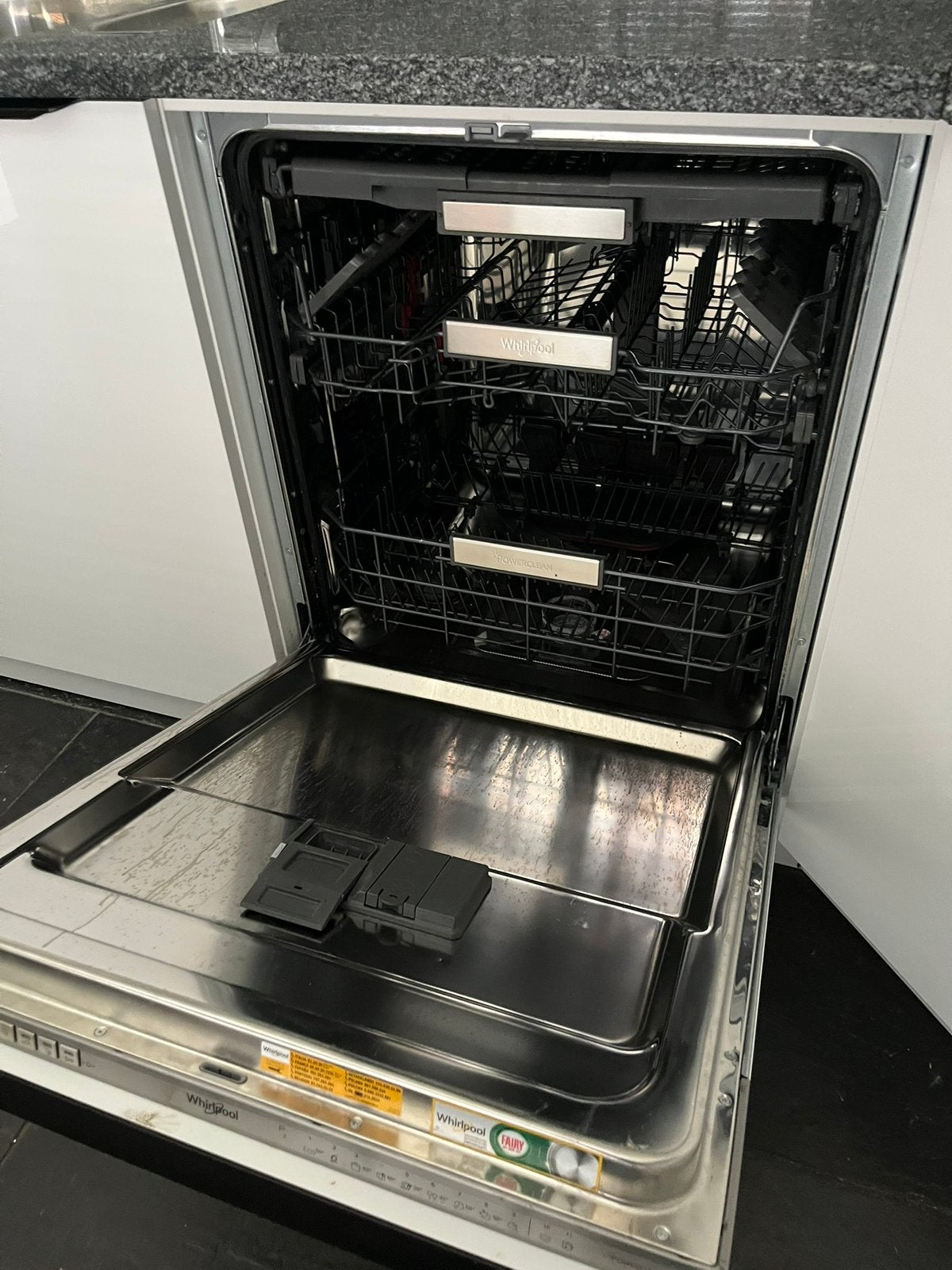 Vaatwasser: Whirlpool WIO 3t133PLE, Witgoed en Apparatuur, Vaatwasmachines, Ophalen, Zo goed als nieuw, Inbouw, Minder dan 85 cm