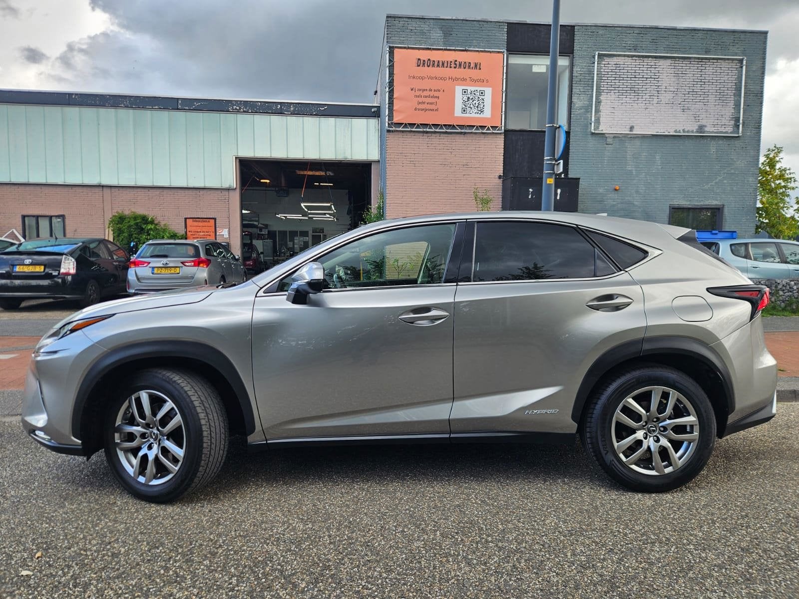 Lexus NX 300h AWD GARANTIE Pano Dak Vol optie, Auto's, Automaat, Dealer onderhouden, Gebruikt, Euro 6