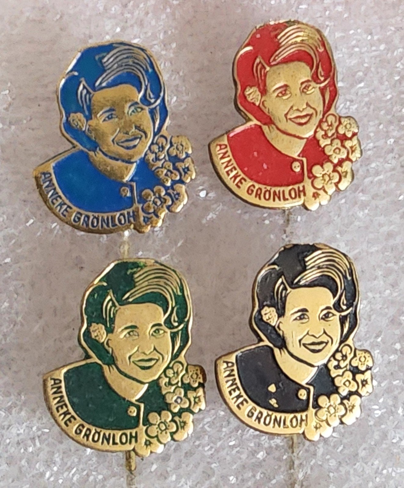 4 Speldjes Anneke Grönloh - Vintage Collectie, Verzamelen, Ophalen of Verzenden, Gebruikt, Overige onderwerpen, Speldje of Pin