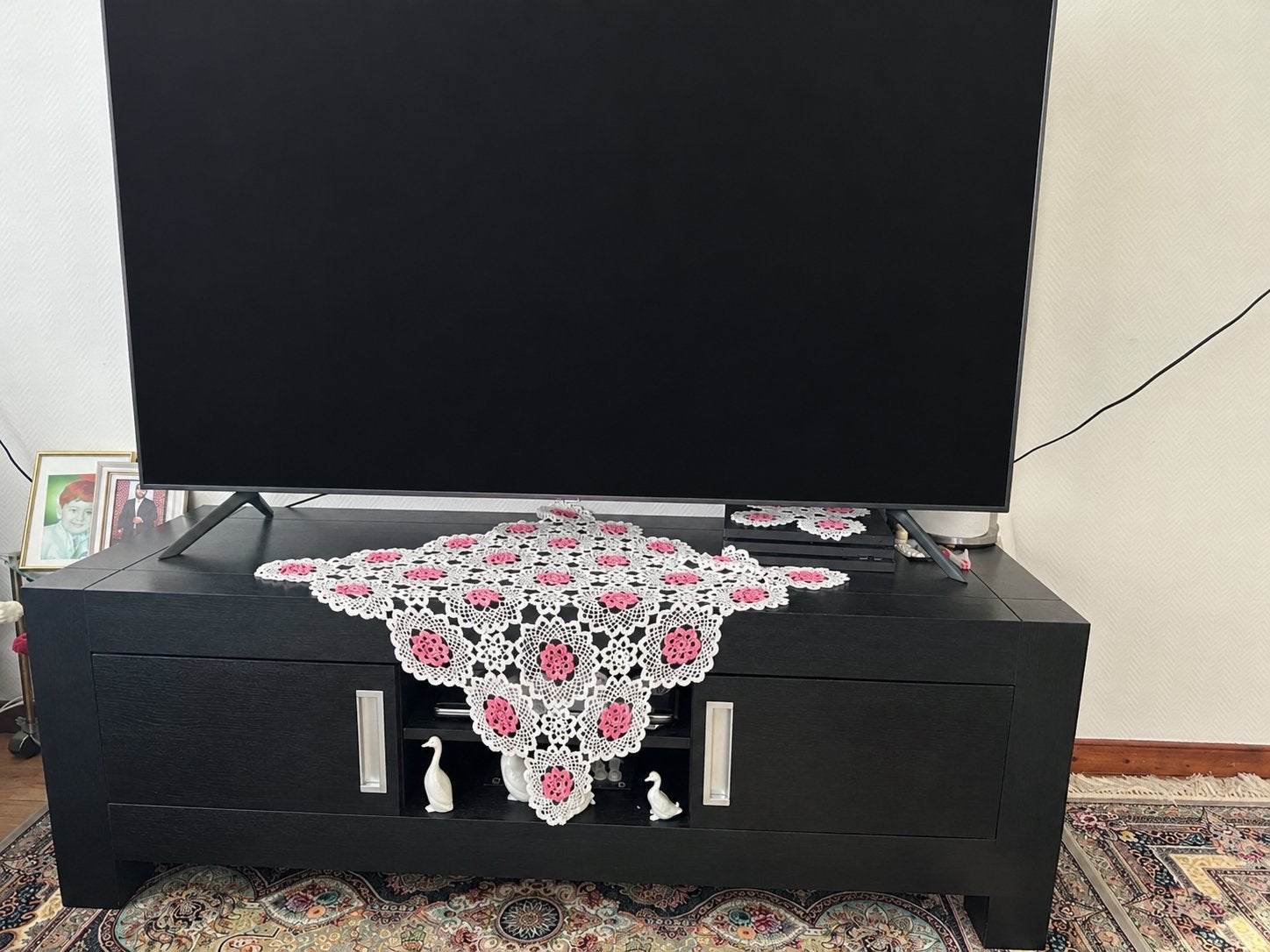TV-meubel van walnotenhout – zwart, Ophalen, Zo goed als nieuw, Minder dan 50 cm