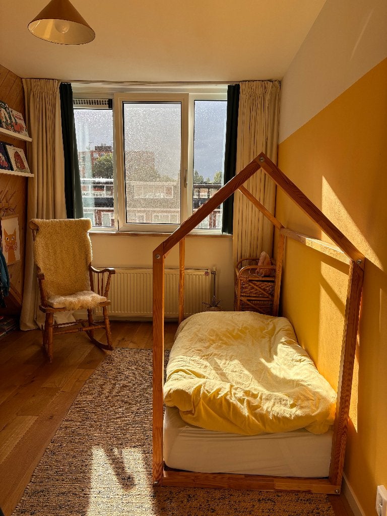 Petite Amelie huisjesbed 80x160 met matras en lakens, Gebruikt, 70 tot 85 cm, 160 tot 180 cm, Ophalen
