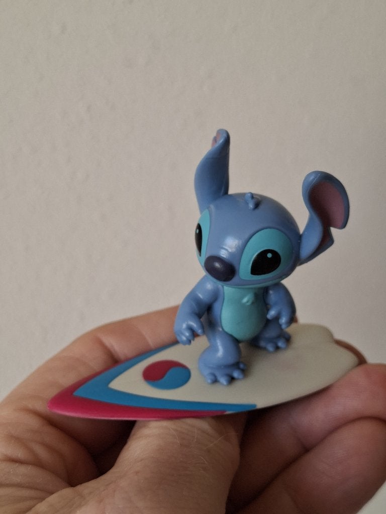 Disney Stitch Figuur met Surfplank 8 cm, Ophalen of Verzenden, Overige figuren, Zo goed als nieuw, Beeldje of Figuurtje