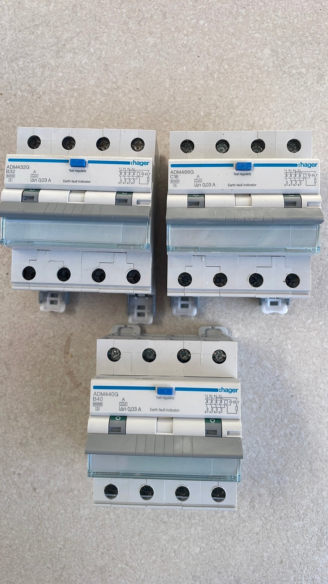 Hager aardlekautomaat 4 polig type C16 / B32 / B40, Ophalen of Verzenden, Zo goed als nieuw, Overige typen