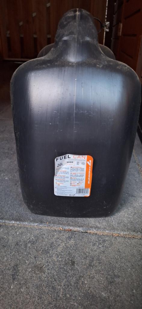 Brandstof jerrycan gevuld met 20L diesel, Ophalen, Gebruikt, Universele onderdelen