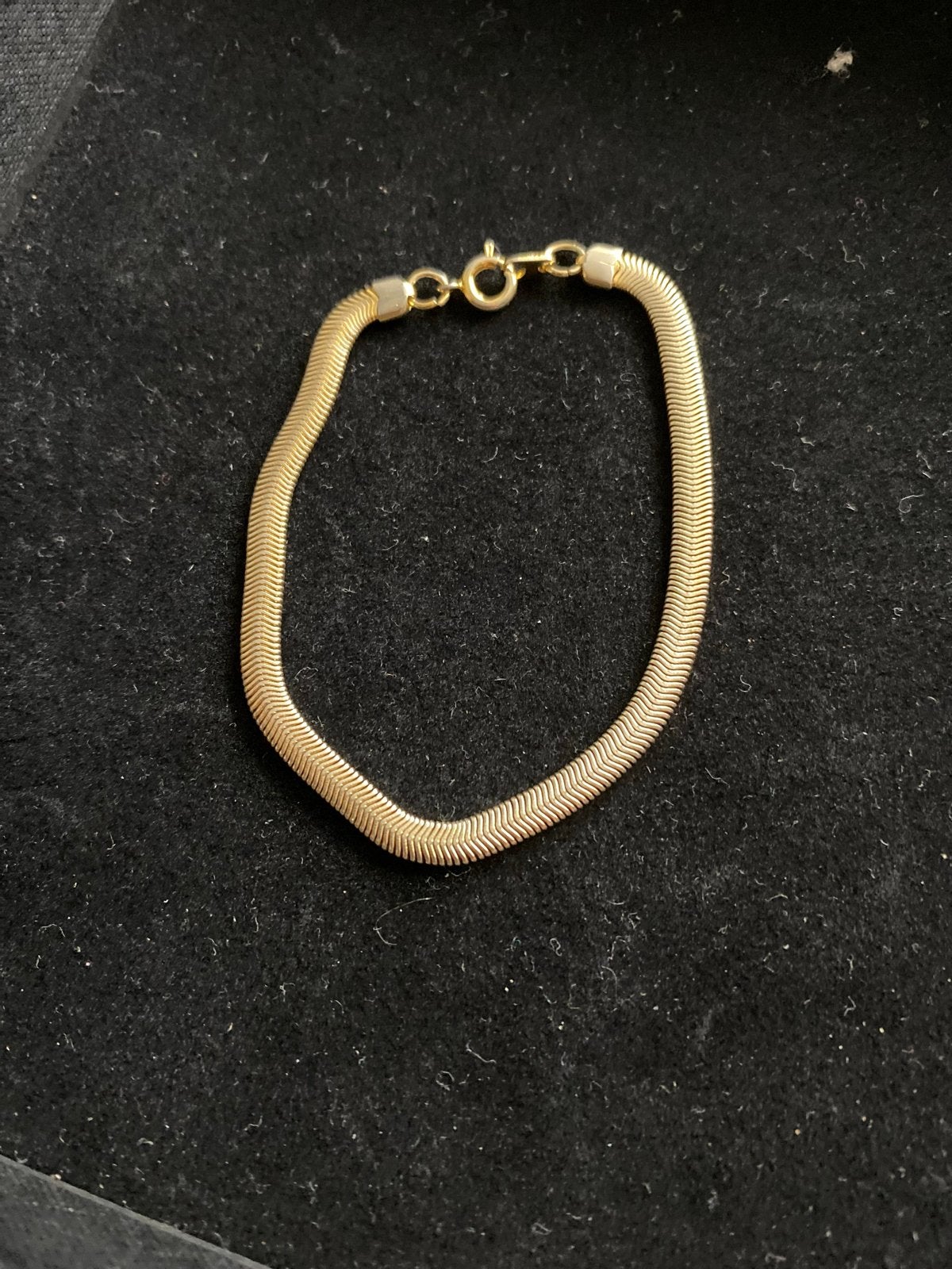 Vintage Goudkleurige Armband met Vlechtwerk - Zo goed als ni, Ophalen of Verzenden, Zo goed als nieuw, Goud, Overige materialen
