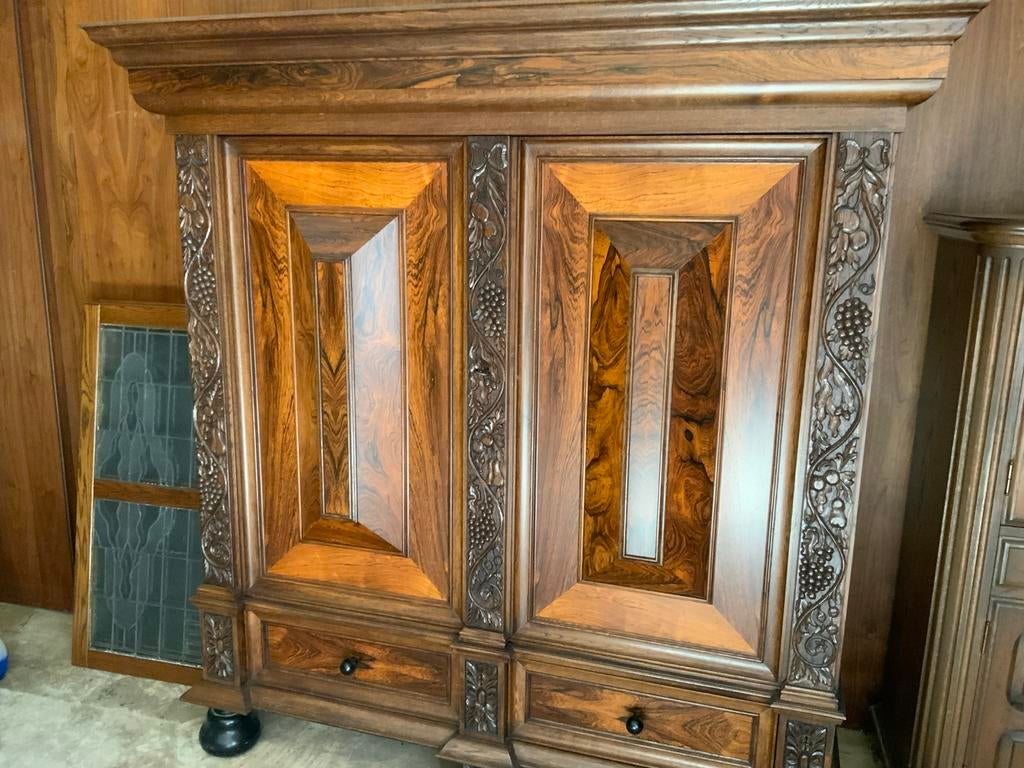 Mooie kast met houtsnijwerk, Huis en Inrichting, Gebruikt, 100 tot 150 cm, Eikenhout, Ophalen of Verzenden