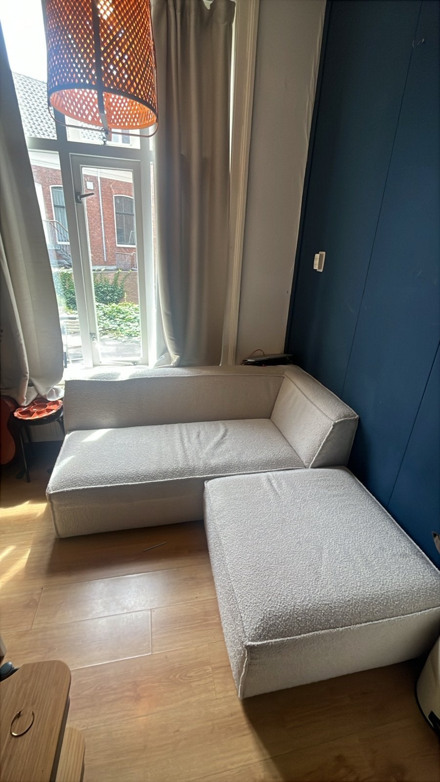 Nous living Newton bank met poef (bouclé), Gebruikt, Hoekbank, Driepersoons, 75 tot 100 cm