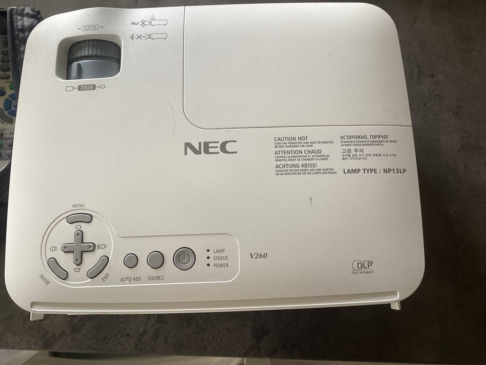 NEC V260 DLP Beamer Projector met afstandsbediening en tas, Audio, Tv en Foto, Beamers, Ophalen of Verzenden, Gebruikt, DLP, Overige resoluties