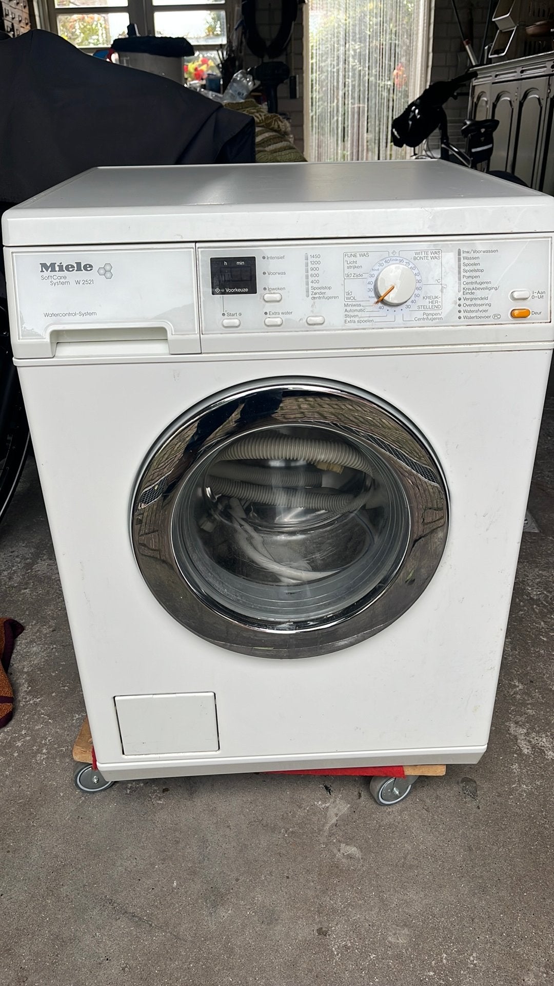 Miele wasmachine W2521 defect, Ophalen, 1200 tot 1600 toeren, Gebruikt, 4 tot 6 kg