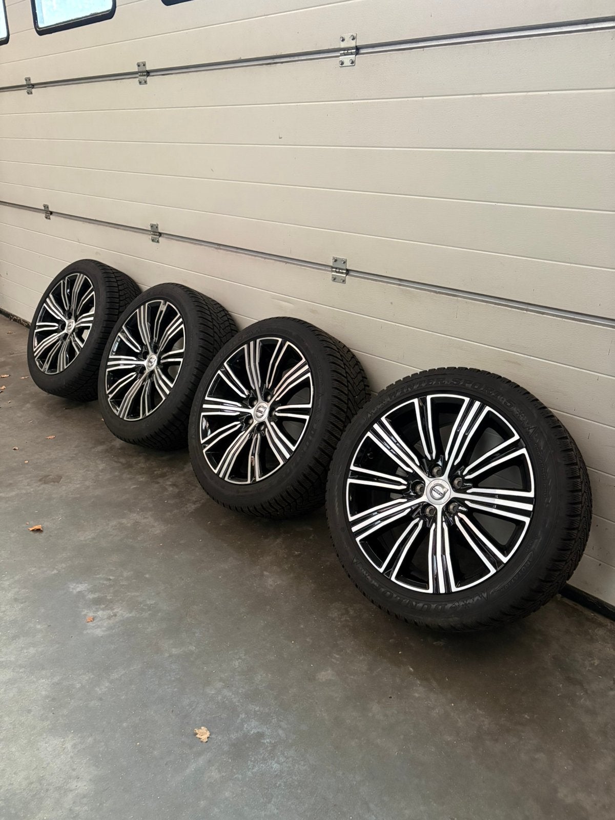 Volvo V60 S60 velgen winterbanden 6,5 + mm Inscription, 18 inch, Gebruikt, Banden en Velgen, Zweden