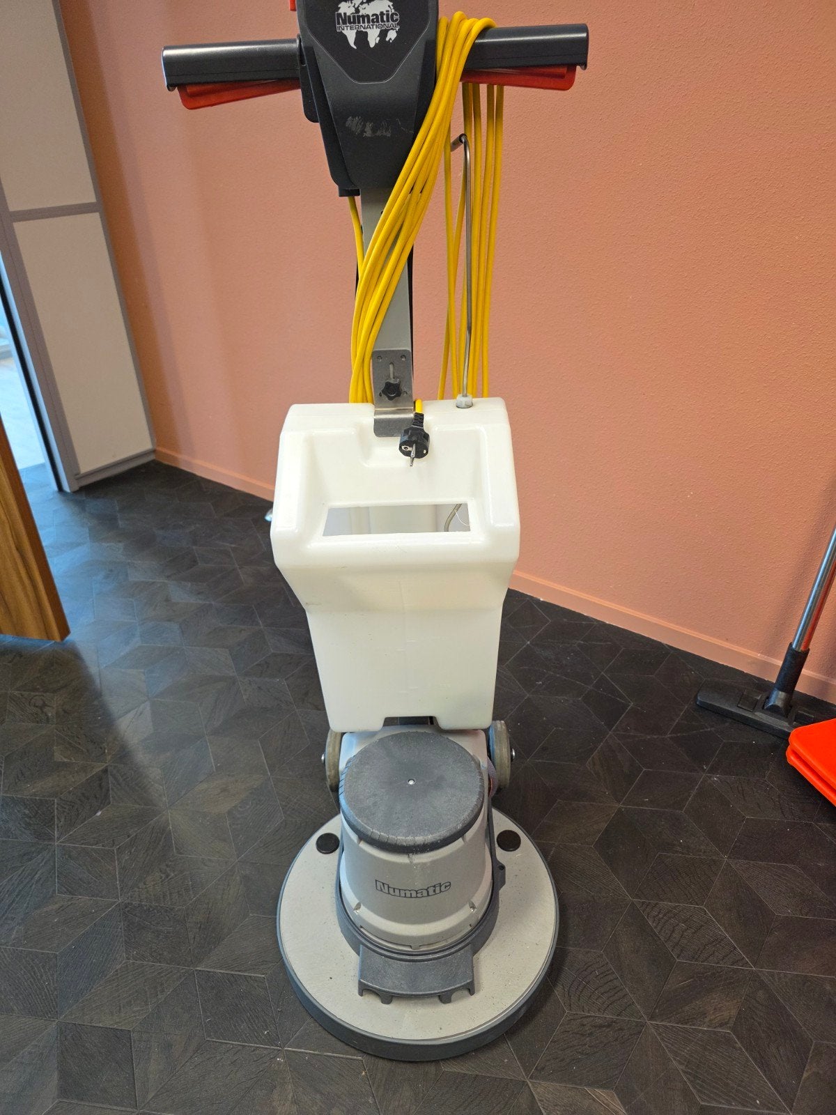 Numatic HFT1530G Schrobmachine, Doe-het-zelf en Verbouw, Reinigingsmachines, Gebruikt, Schrobmachine, Ophalen of Verzenden