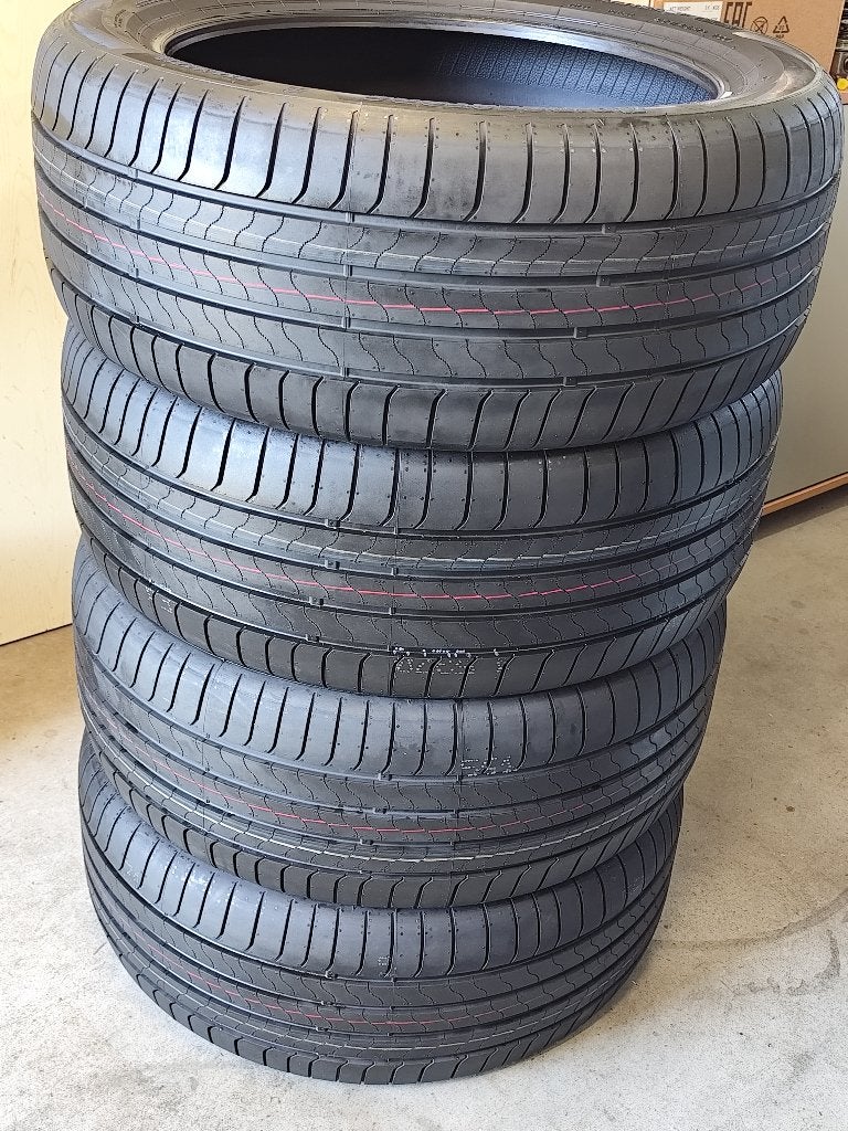 Nieuwe set Bridgestone 255/45R19 V100, Ophalen of Verzenden
