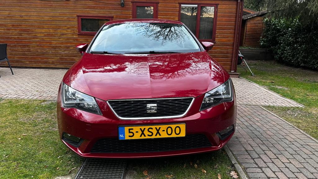 Seat Leon 1.6 TDI 81KW/110PK 2014 Rood, Voorwielaandrijving, 1160 kg, 4 cilinders, Leon