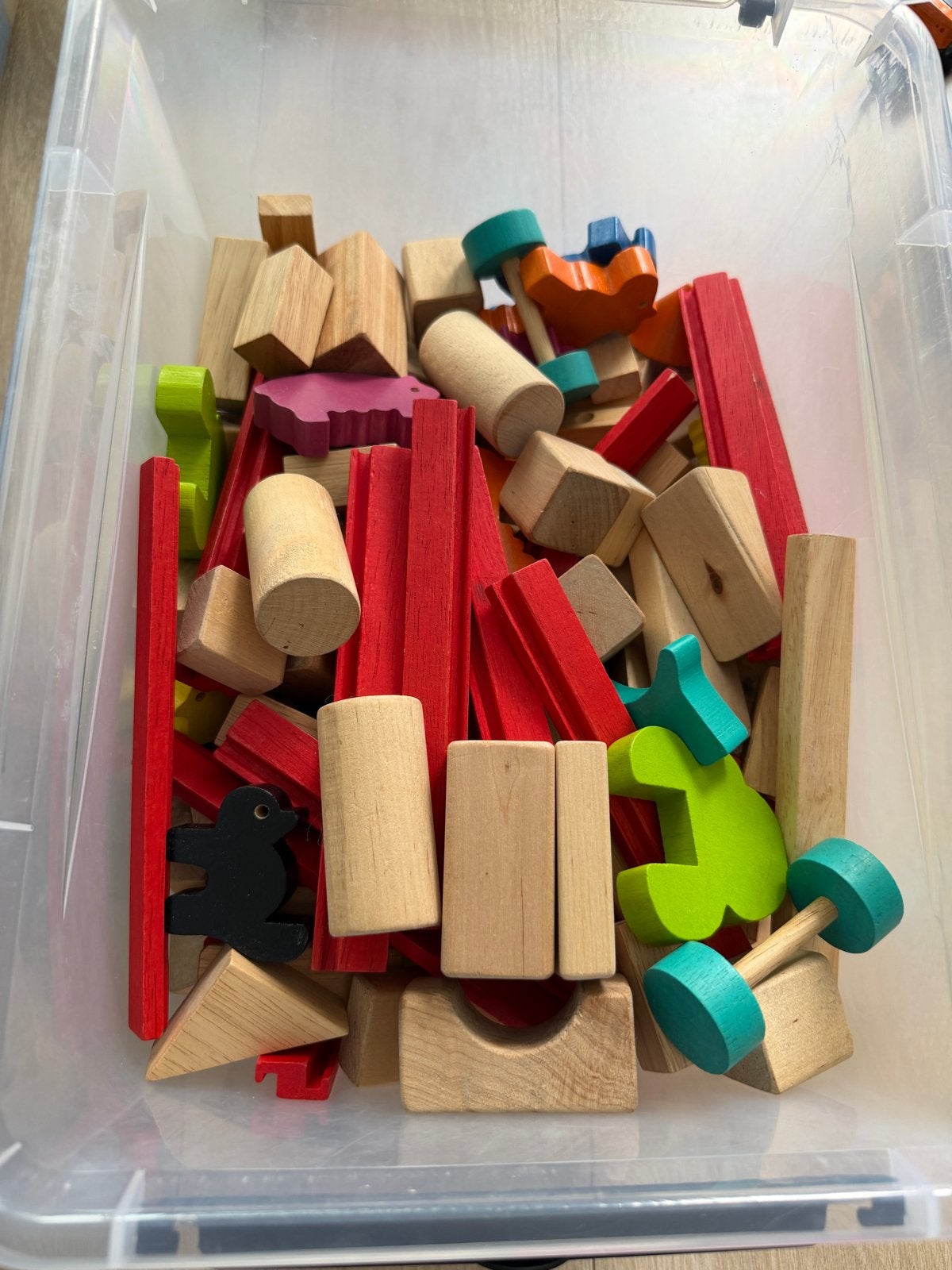 Grote doos met houten bouwblokken voor uren speelplezier, Kinderen en Baby's, Speelgoed | Houten speelgoed, Ophalen, Gebruikt