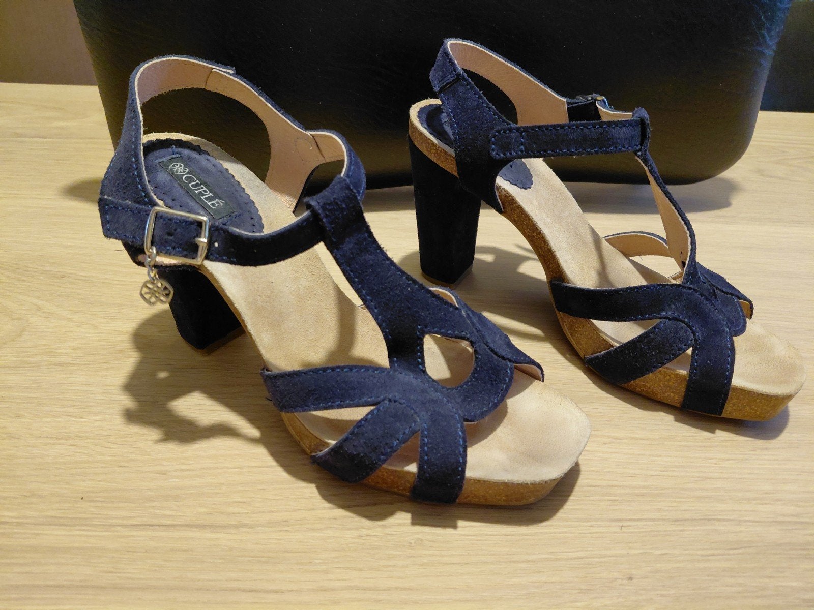 CUPLE ,sandalen, zgan ,  40, donkerblauw,  hoge hak, Blauw, Zo goed als nieuw, Cuple, Sandalen of Muiltjes