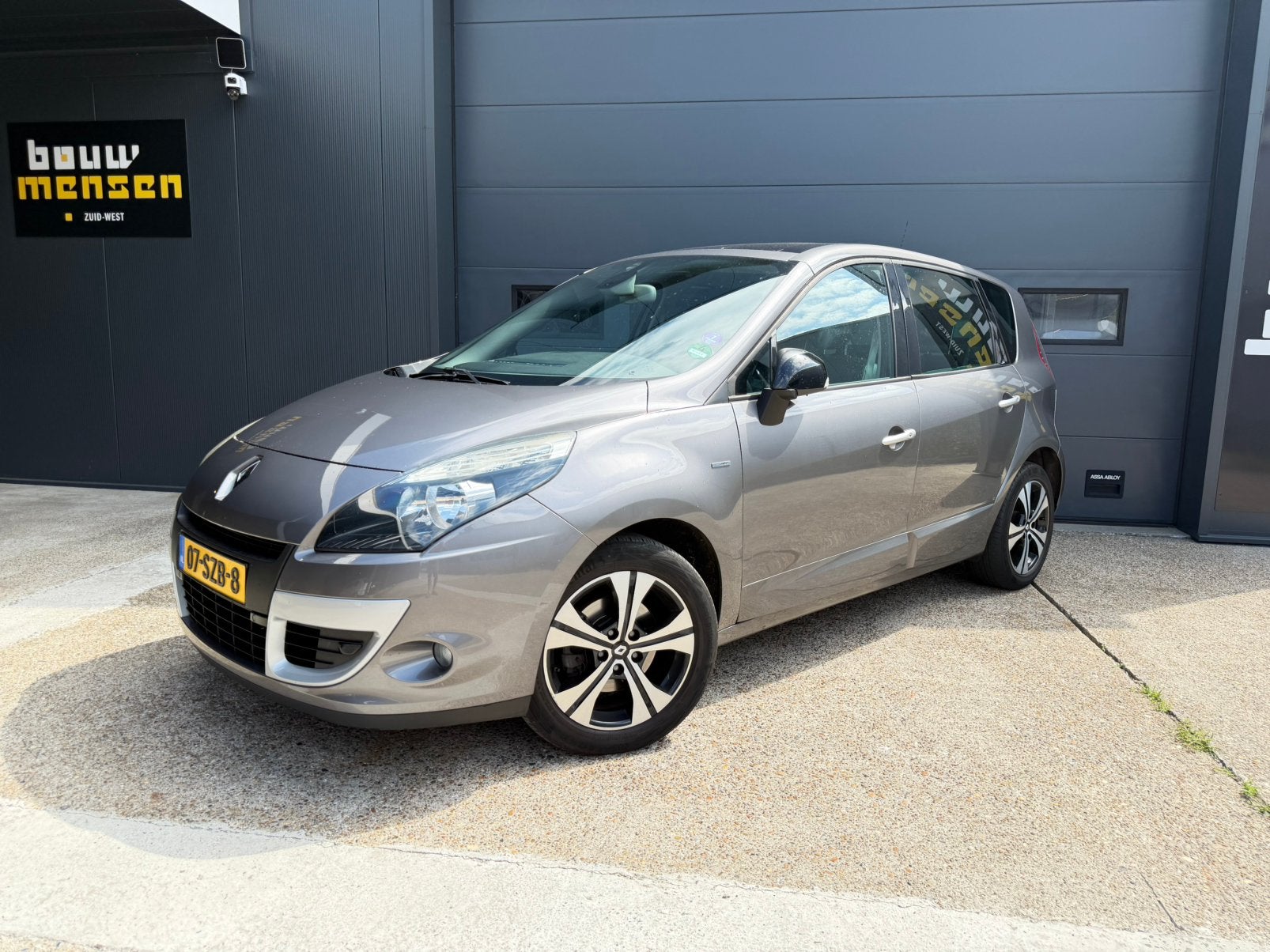 Renault Scénic 1.4 TCE Bose 96KW 2012 Grijs Airco Nap Pano, Auto's, Renault, Voorwielaandrijving, Stof, Navigatiesysteem, 4 cilinders