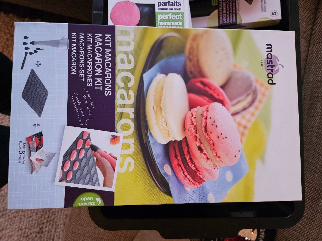 Mastrad Macarons Kit, Chips Maker Set & Kruidenmolen, Ophalen of Verzenden, Nieuw, Taarten of Cupcakes, Overige typen