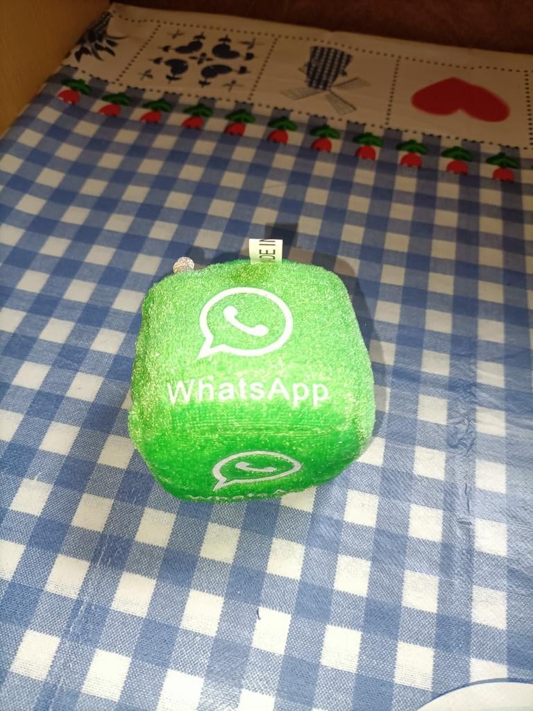 WhatsApp knuffeltje kubus met zuignap (sleutelhanger), Ophalen of Verzenden, Zo goed als nieuw, Overige typen
