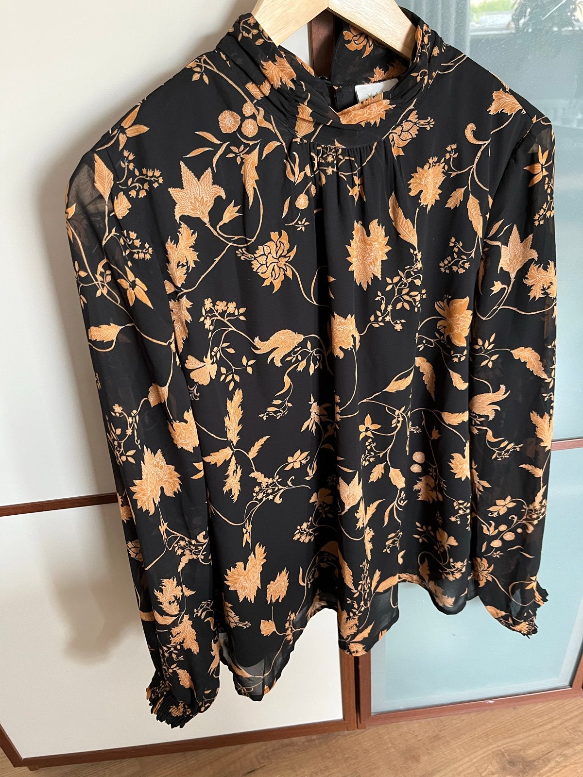 VILA blouse met bloemenprint - Maat 42, Ophalen of Verzenden, Zo goed als nieuw, Maat 42/44 (L), Zwart