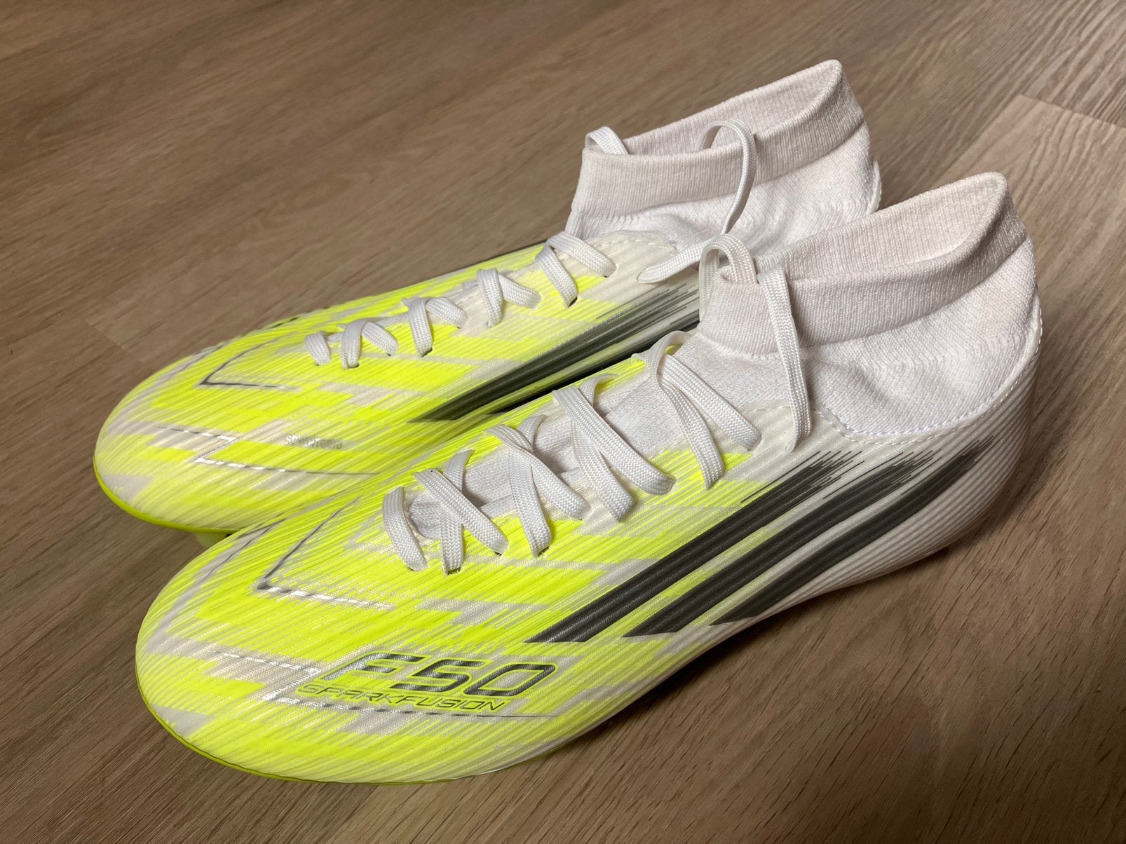 Voetbalschoenen maat 40 Adidas F50, Maat XS of kleiner, Schoenen, Ophalen of Verzenden, Zo goed als nieuw