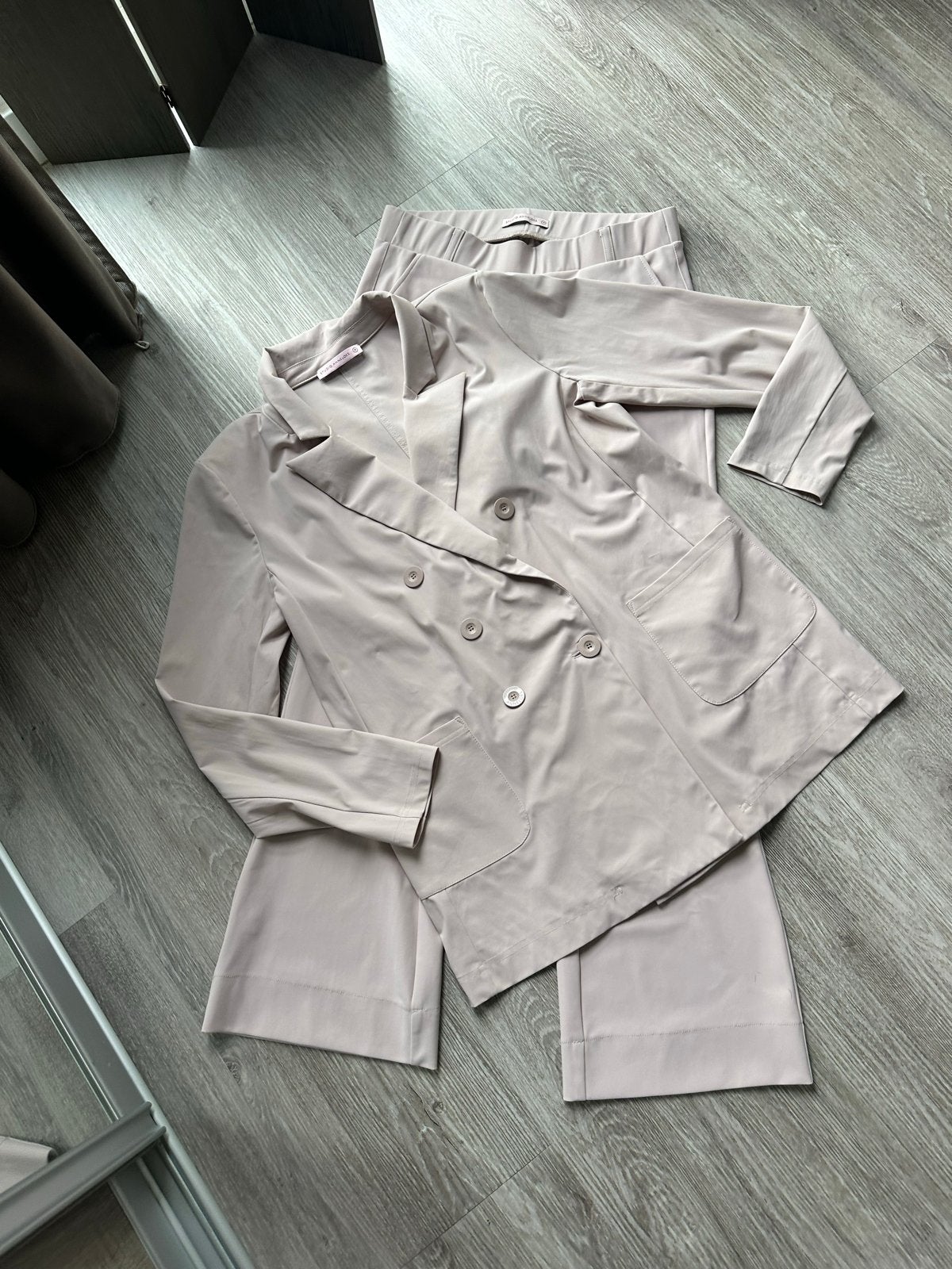 Studio Anneloes Nola Blazer 2-delig Poeder Roze Maat M, Maat 38/40 (M), Kostuum of Pak, Ophalen of Verzenden, Zo goed als nieuw