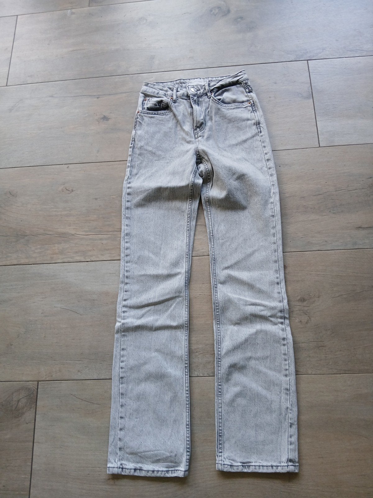 Stradivarius grijze jeans maat 34, Ophalen of Verzenden, Zo goed als nieuw, W27 (confectie 34) of kleiner, Grijs