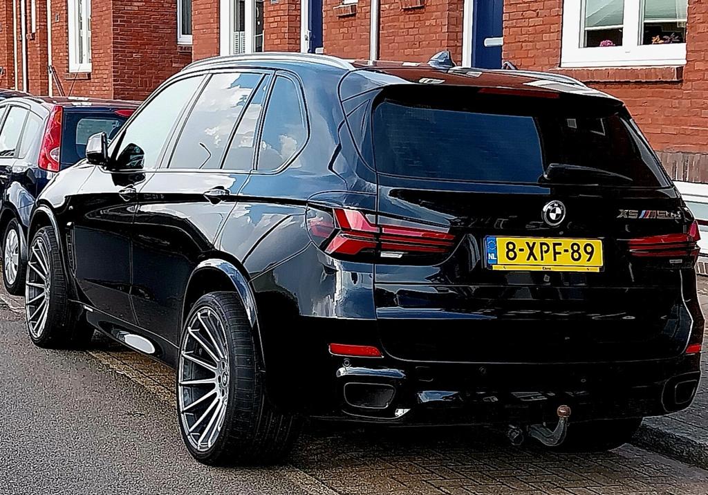 BMW X5 3.0 D M50d Xdrive AUT 2014 Zwart, Auto's, BMW, 15 km/l, 2165 kg, X5, 2993 cc