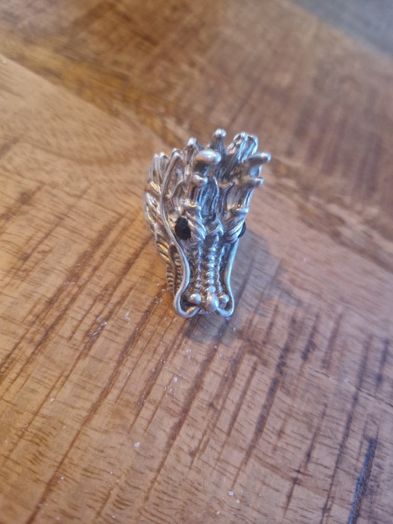 925 zilveren ring. Draak met onyx ogen. Maat 19., Ophalen of Verzenden, Zilver, Ring, Met edelsteen