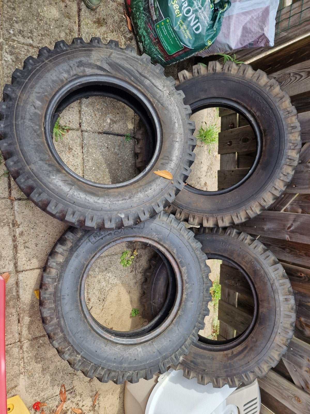 4x Gebruikte 7.00-16 6-PLY-R banden nekaf willys, Ophalen, Landmacht, Nederland, Overige typen