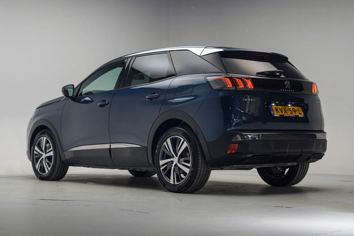 Peugeot 3008 1.6 HYbrid 225 Active Business [ Navi Apple/And, Automaat, 150 pk, Blauw, Leder