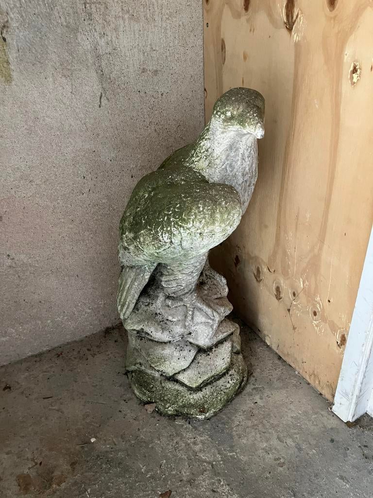 Roofvogel Adelaar ( beton) 60 cm hoog, Tuin en Terras, Ophalen of Verzenden, Zo goed als nieuw