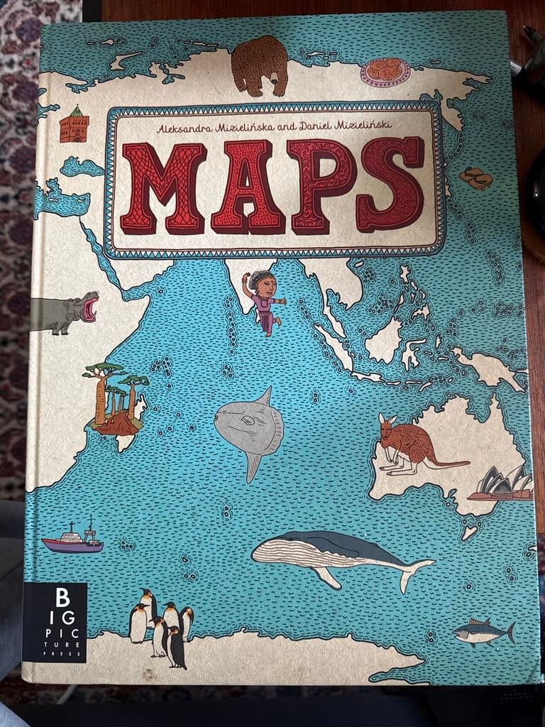 Maps - Een visuele reis rond de wereld, Boeken, Overige atlassen, 2000 tot heden, Ophalen of Verzenden, Zo goed als nieuw