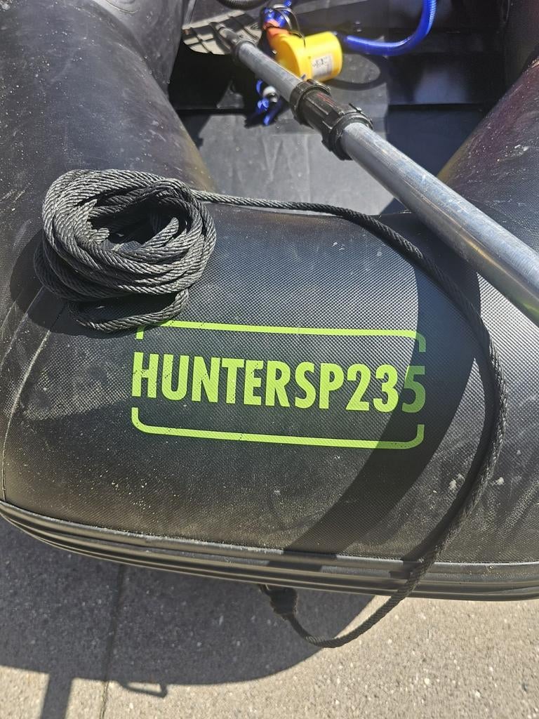 Rubber karperboot met 50 LBS motor en lithium accu, Ophalen