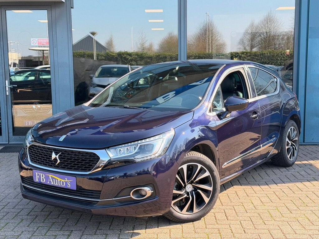 DS 4 1.2 PureTech Chic Airco Lmv Navi Cruise, Auto's, DS, Voorwielaandrijving, Gebruikt, 1199 cc, Blauw