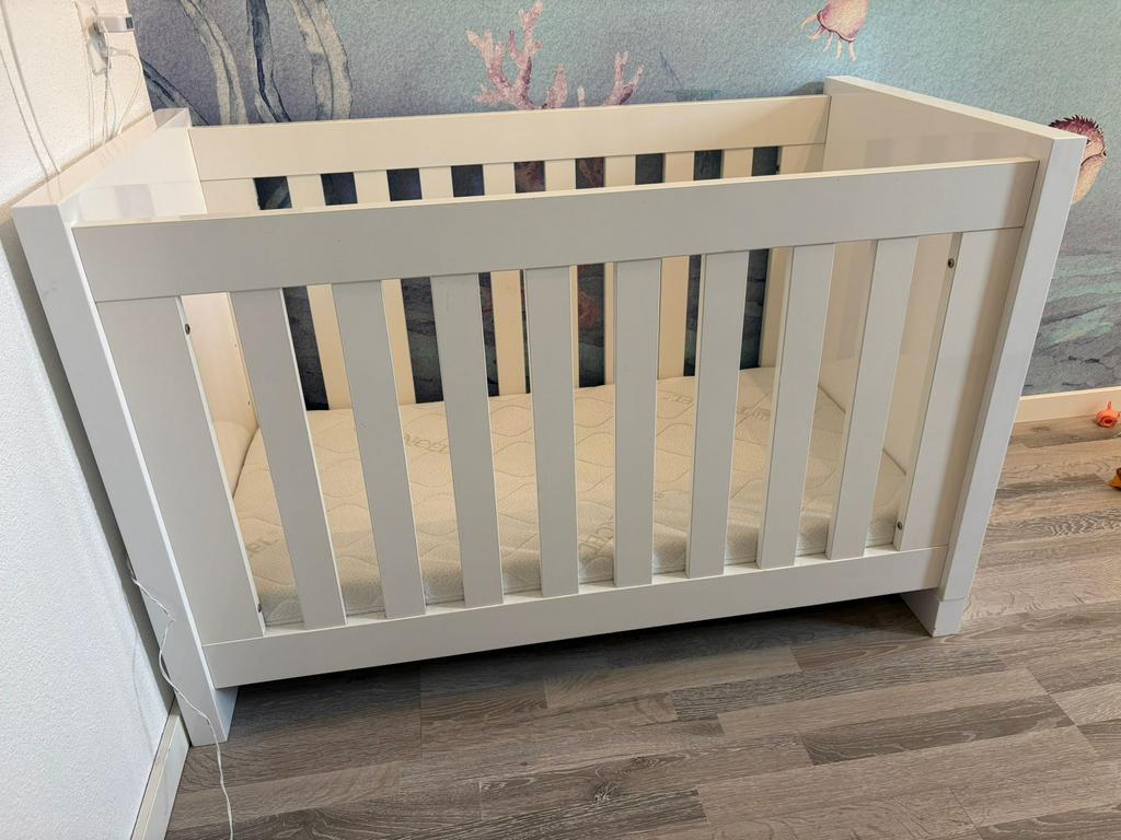 Interbaby Atlanta Babykamer (ledikantje, comode en kast), Kinderen en Baby's, Ophalen, Zo goed als nieuw, Jongetje of Meisje