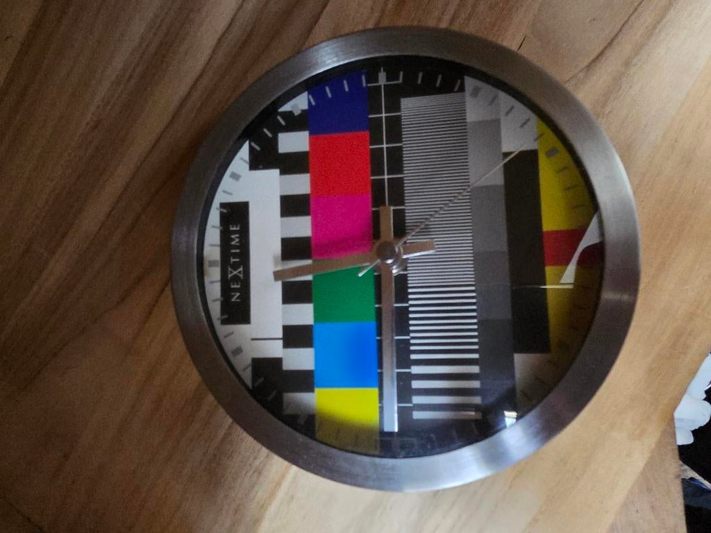9Nextime Tafelklok - TV Testbeeld Design, Ophalen of Verzenden, Zo goed als nieuw, Analoog, Wekker of Tafelklok