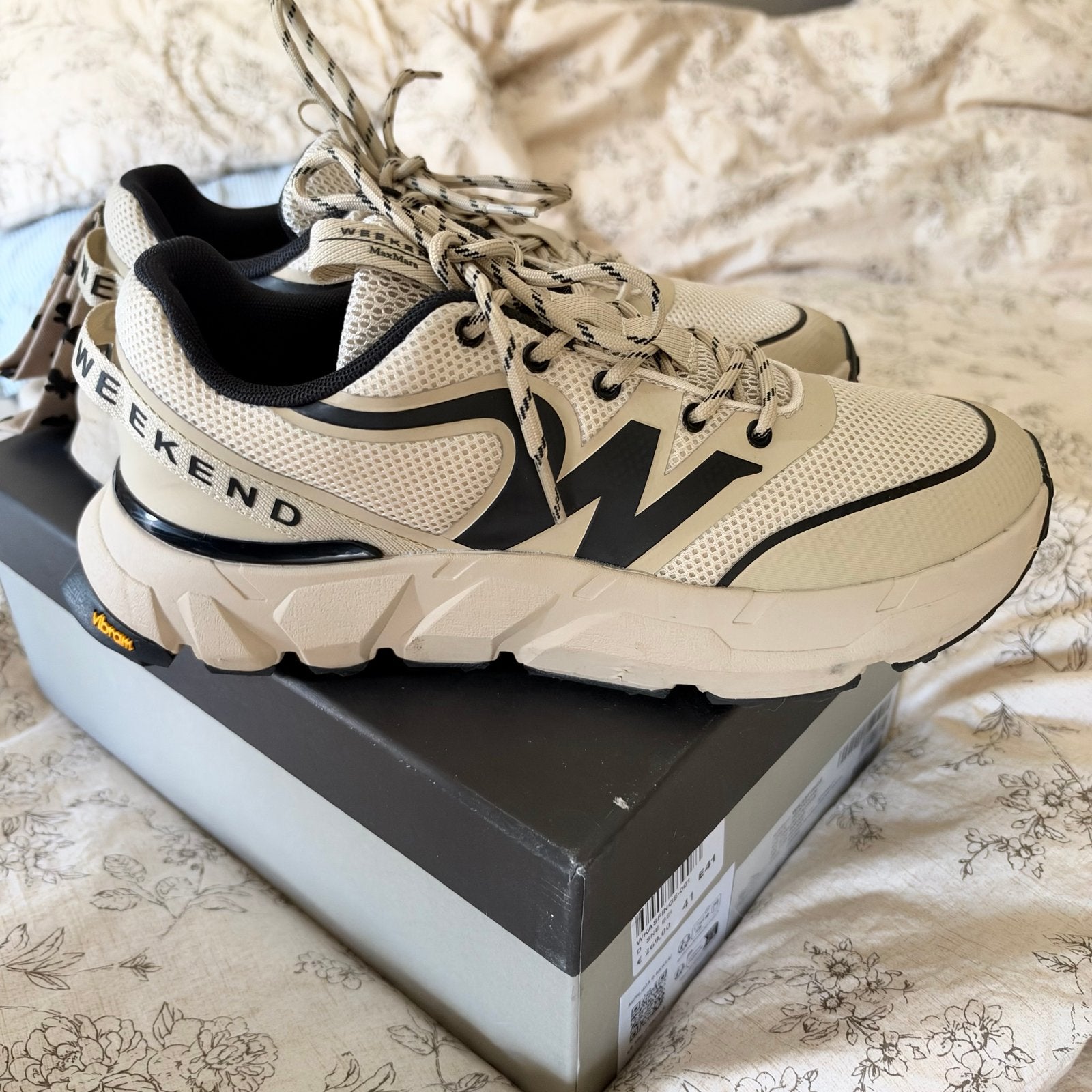 Weekend Max Mara sneakers maat 41 met doos, Beige, Ophalen of Verzenden, Sneakers of Gympen, Zo goed als nieuw